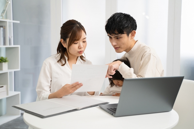 子ども3人で教育費がピーク！家計を圧縮しつつ保険を見直すには？