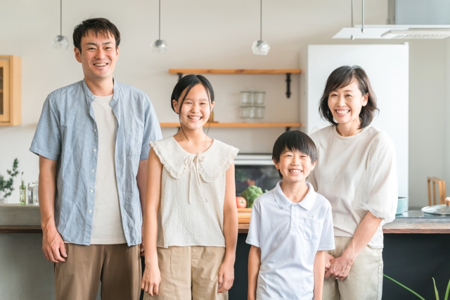 収入保障保険と定期保険逓減型、うちの家族にはどっちが合う？