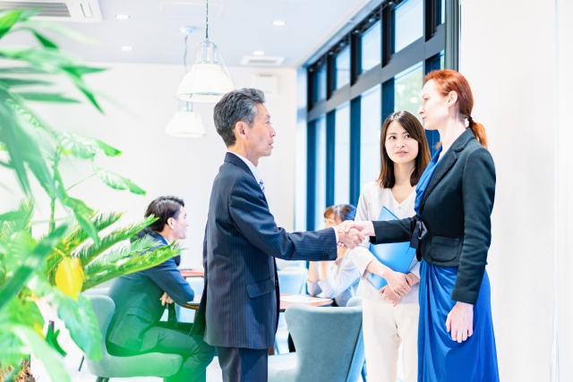 海外赴任中に家族が病気になったら？医療費・救援費用のリアル体験談