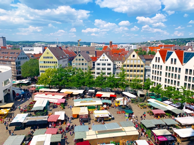 海外在住でも日本の保険は課税される？居住性判定の落とし穴を徹底解説