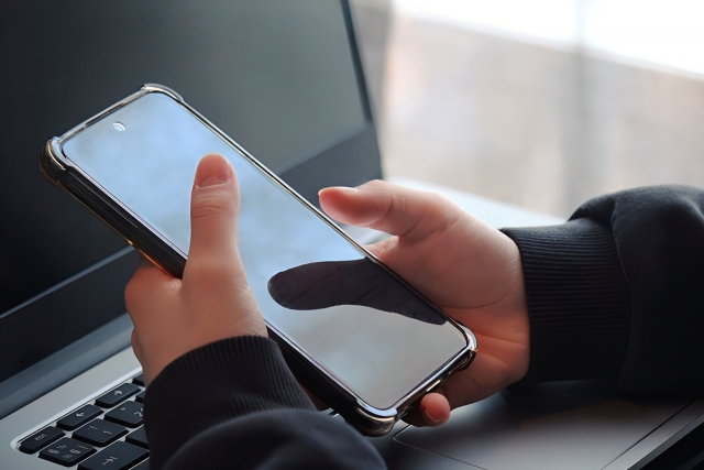 スマホ完結型本人確認とは？審査AIの仕組みと信頼性を徹底解説