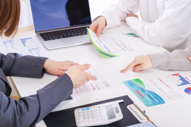 家族一括加入と個別加入どっちが得？世帯設計から考える生命保険の最適解